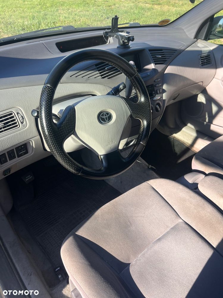 Toyota Prius - 6