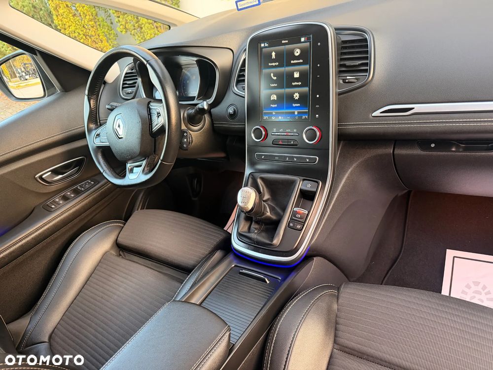 Renault Grand Scenic - 38