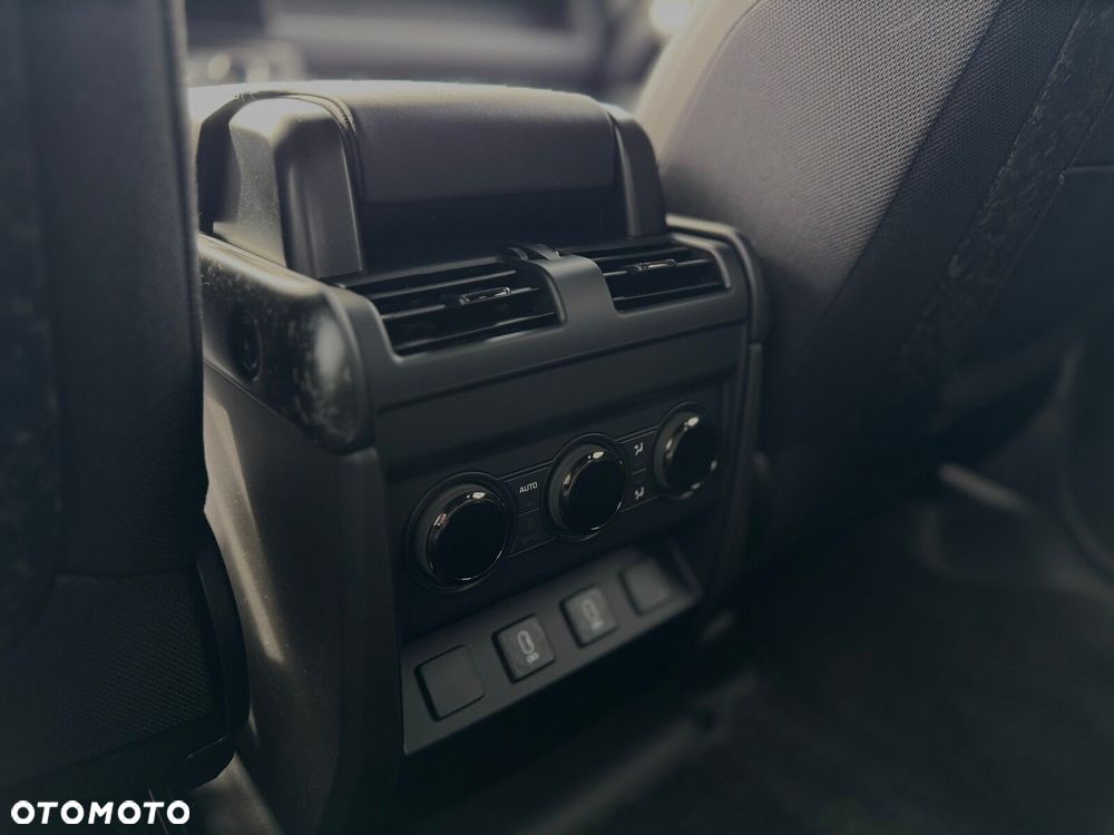 Land Rover Defender - 14