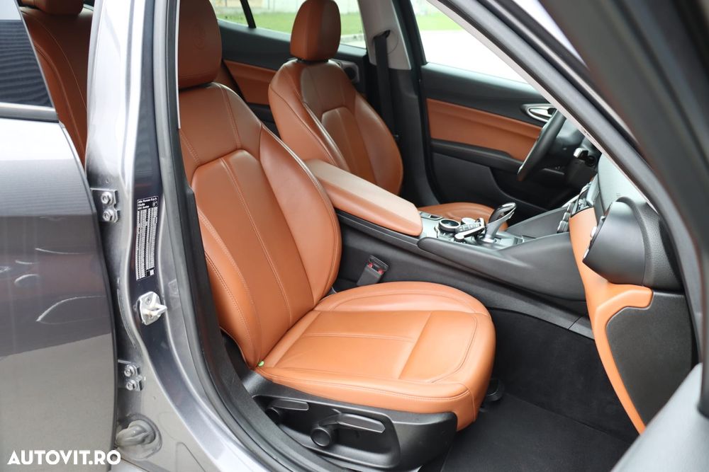 Alfa Romeo Giulia 2.2 Diesel AT8-Q4 Tributo Italiano - 11