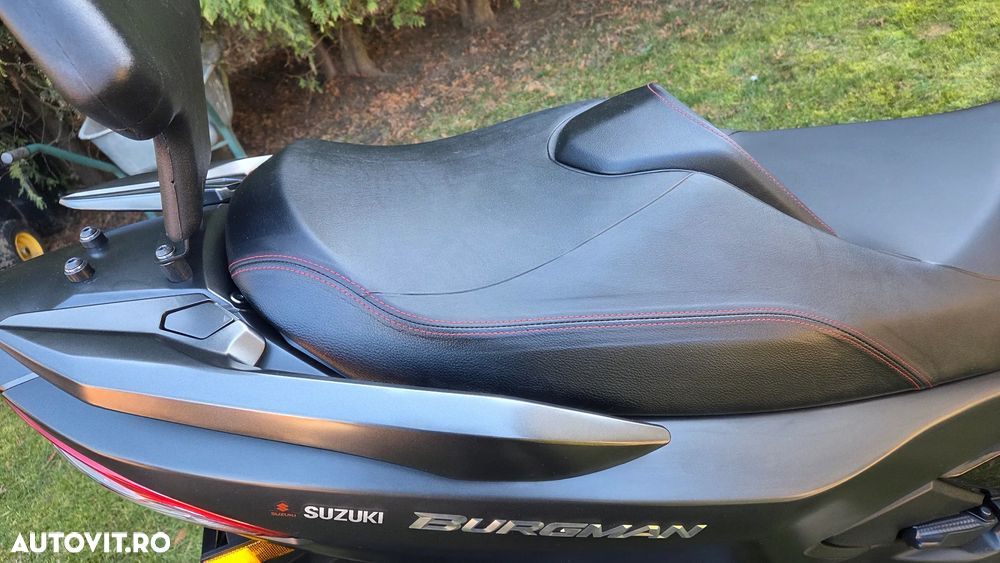 Suzuki AN 400 Burgman - 11