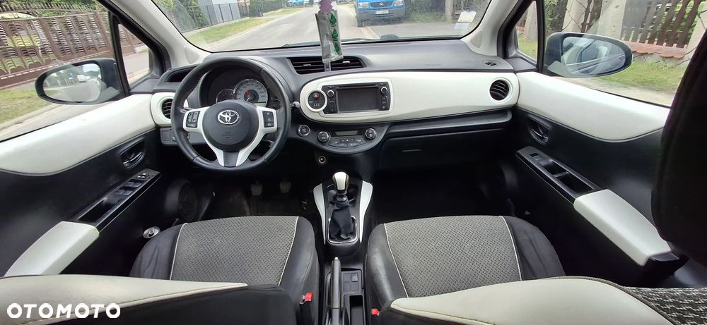 Toyota Yaris - 12