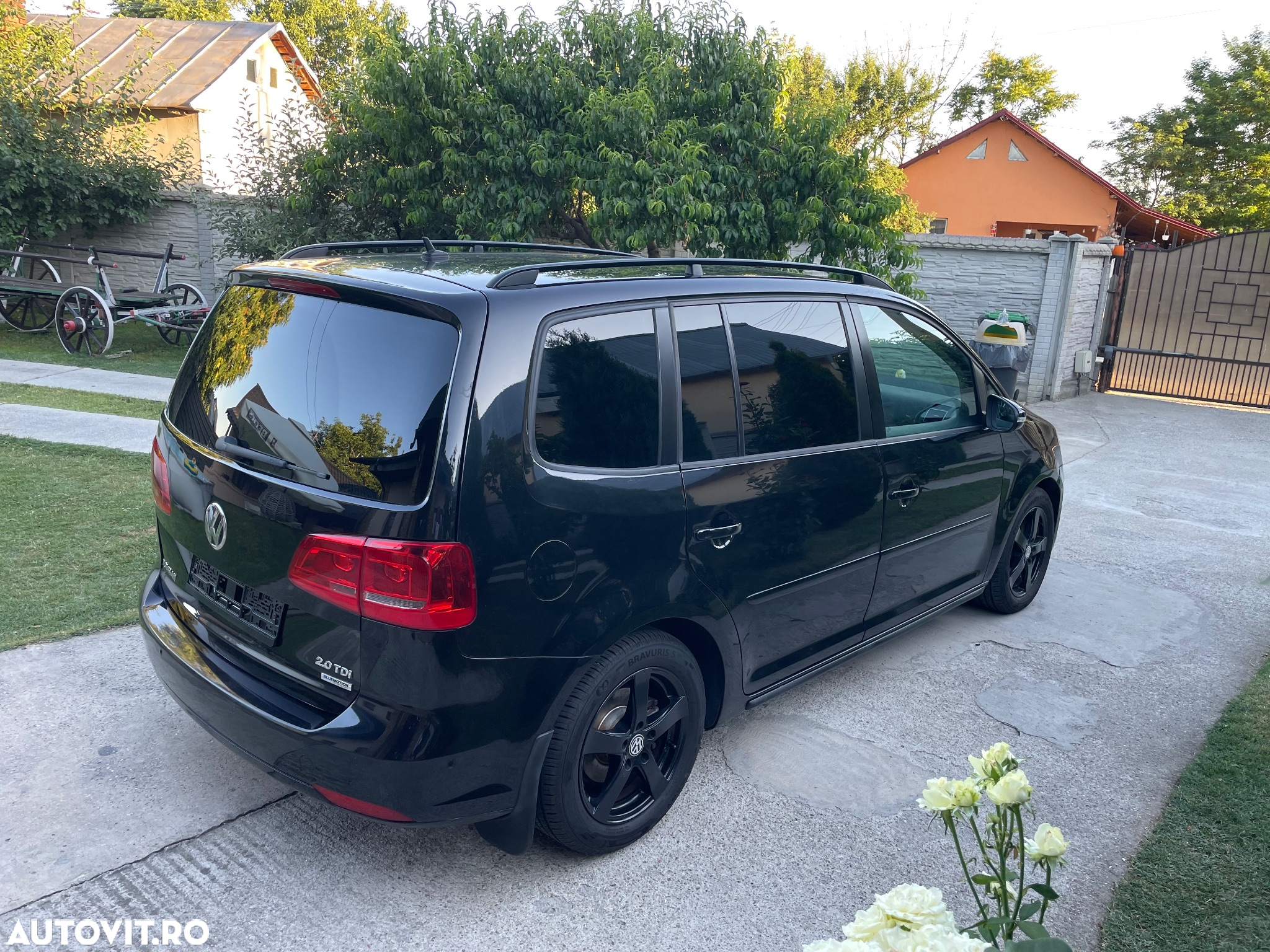 Volkswagen Touran - 4