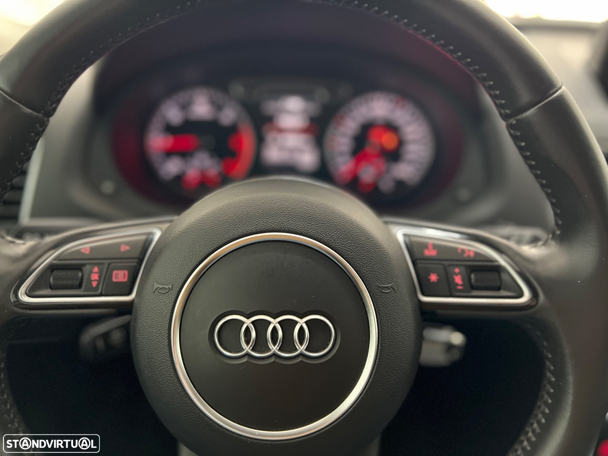 Audi Q3 2.0 TDI Attraction - 30