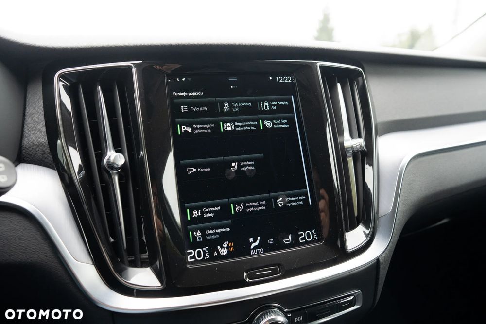 Volvo V60 B3 B DKG Momentum Pro - 16