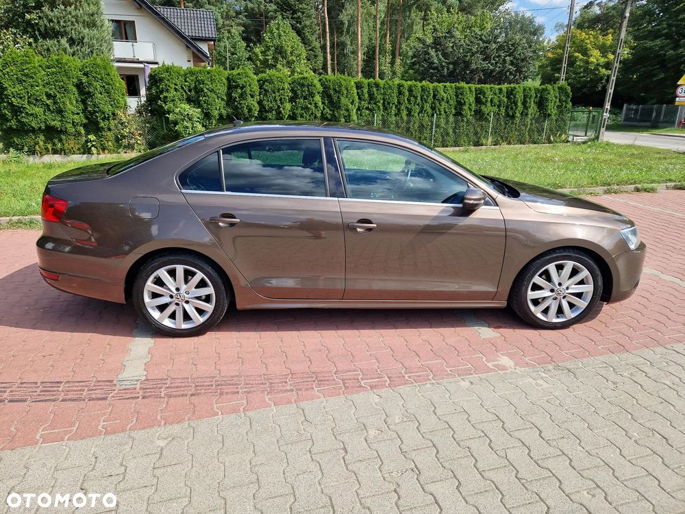 Volkswagen Jetta 1.4 TSI Highline DSG - 4