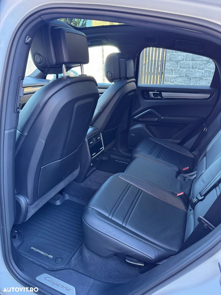 Porsche Cayenne Coupe Standard - 11