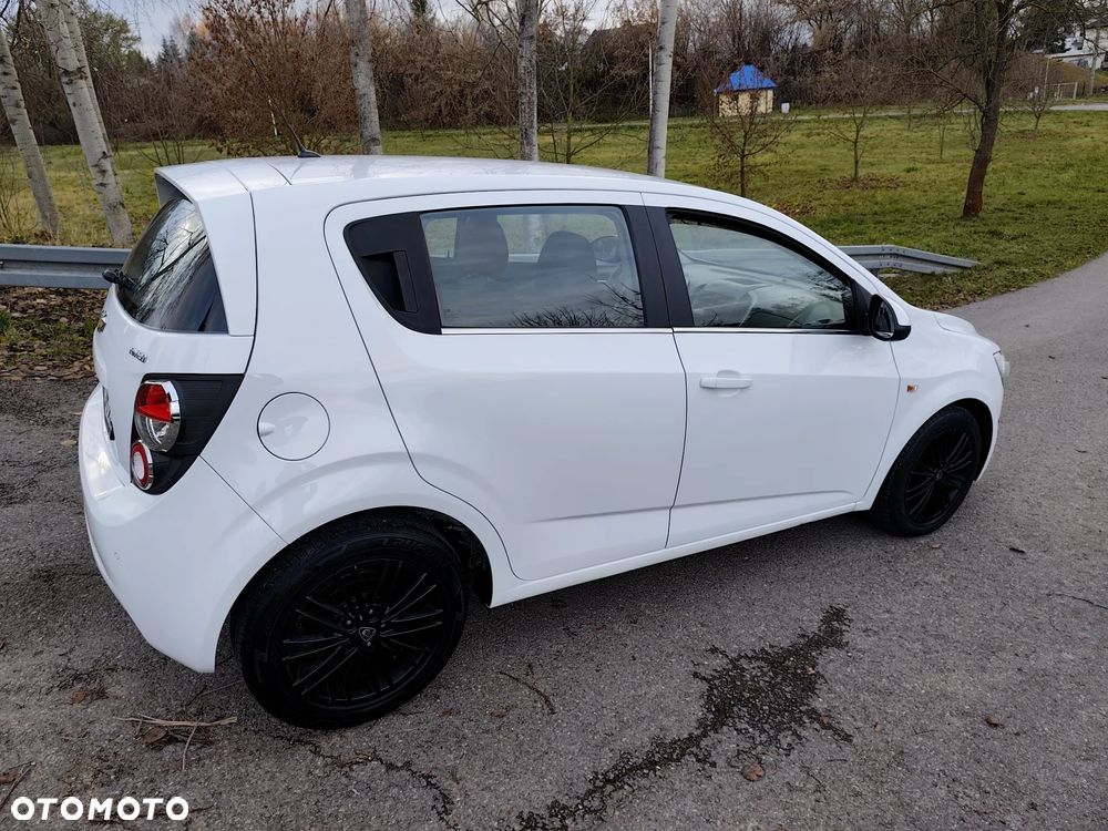 Chevrolet Aveo 1.6 LTZ S/S - 32