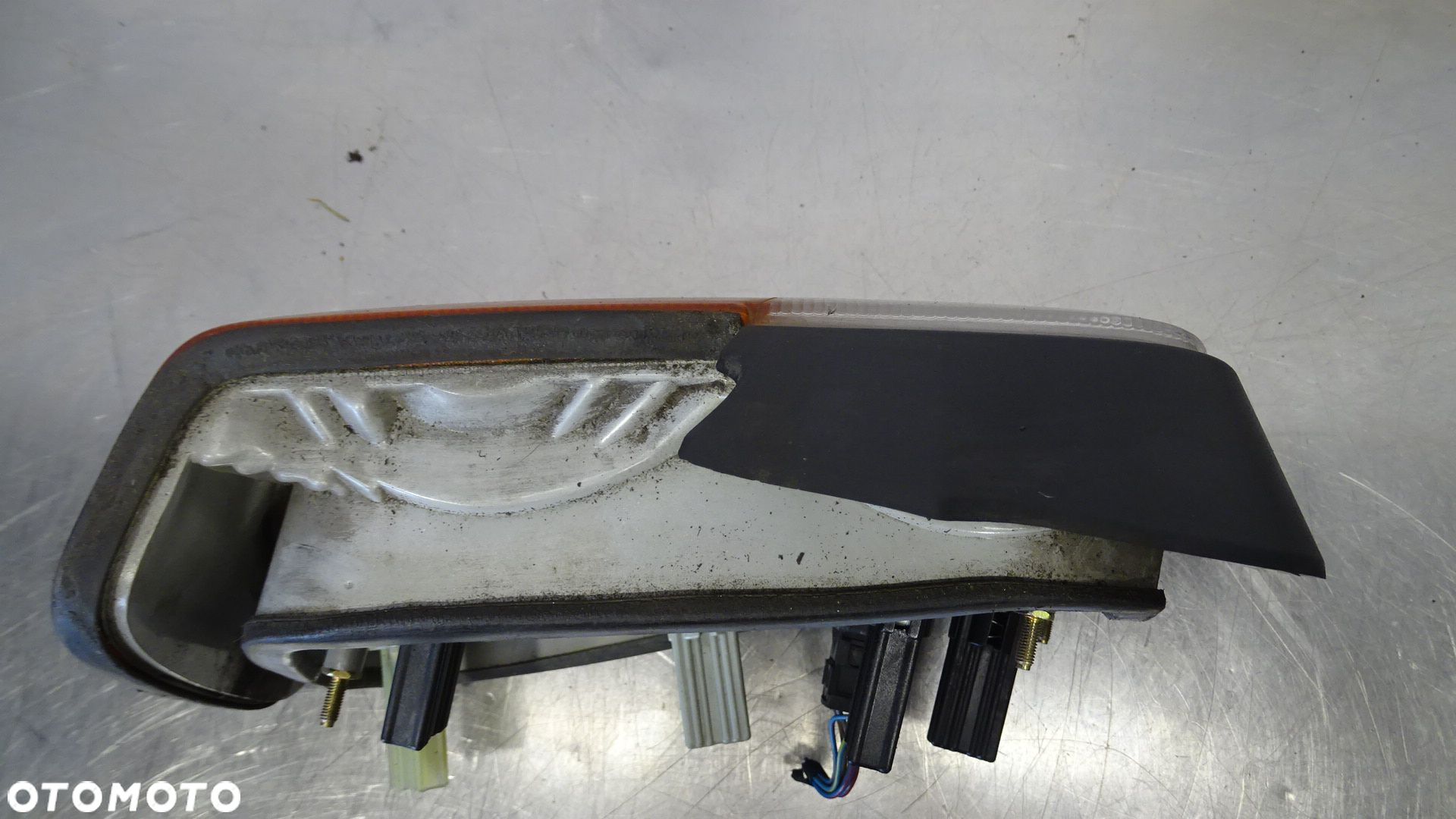 LAMPA PRAWA TYLNA BMW E36 1.8 - 3