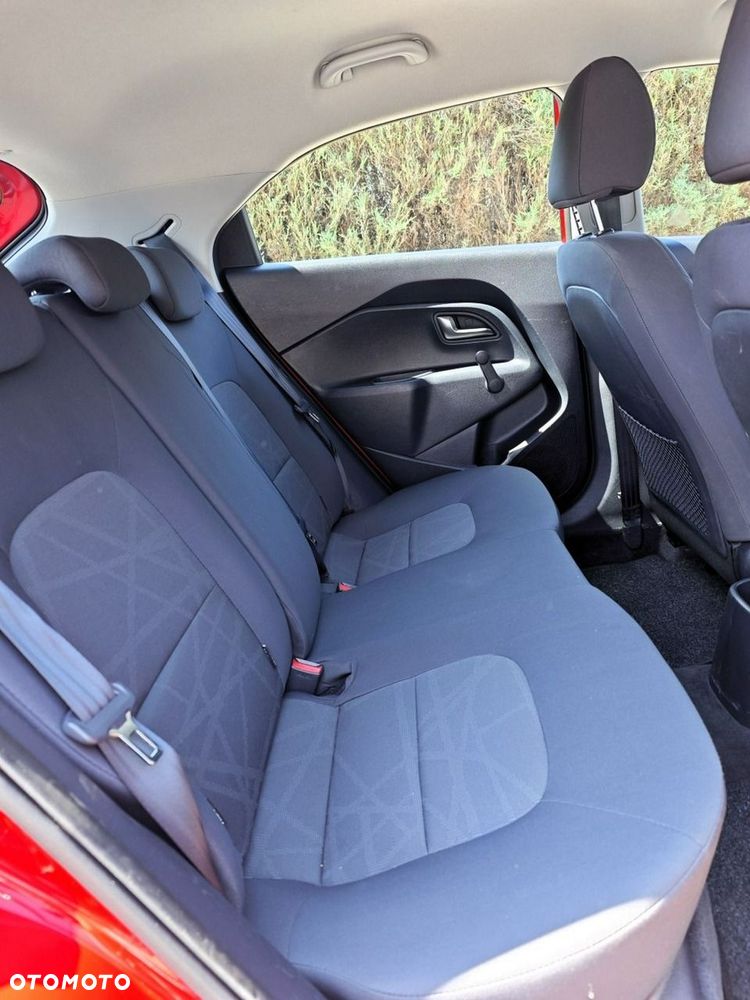 Kia Rio - 25