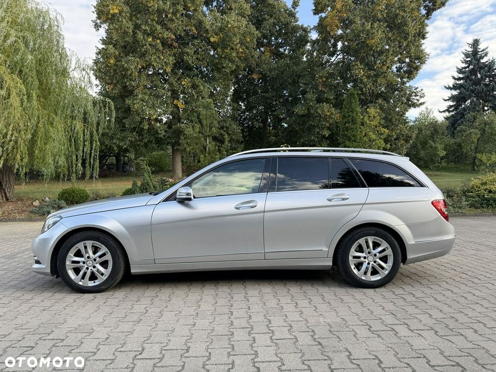 Mercedes-Benz Klasa C 250 CDI DPF 4Matic 7G-TRONIC BlueEFFICIENCY Avantgarde - 32