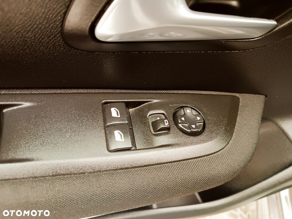 Peugeot 208 PureTech 75 Active Pack - 37