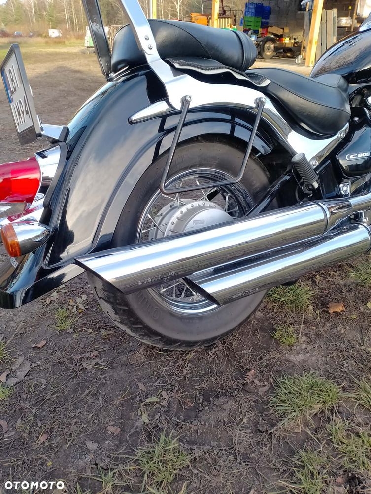 Suzuki Intruder - 11