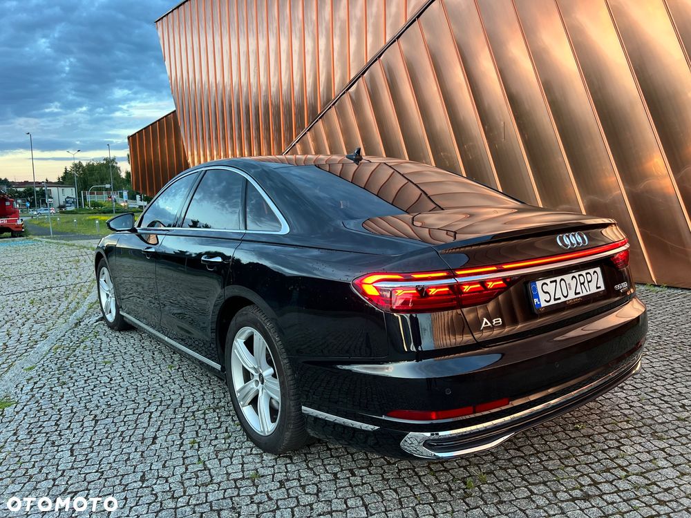 Audi A8 - 4