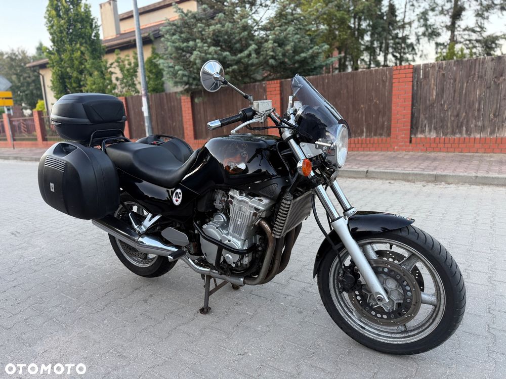 Suzuki GSX - 3