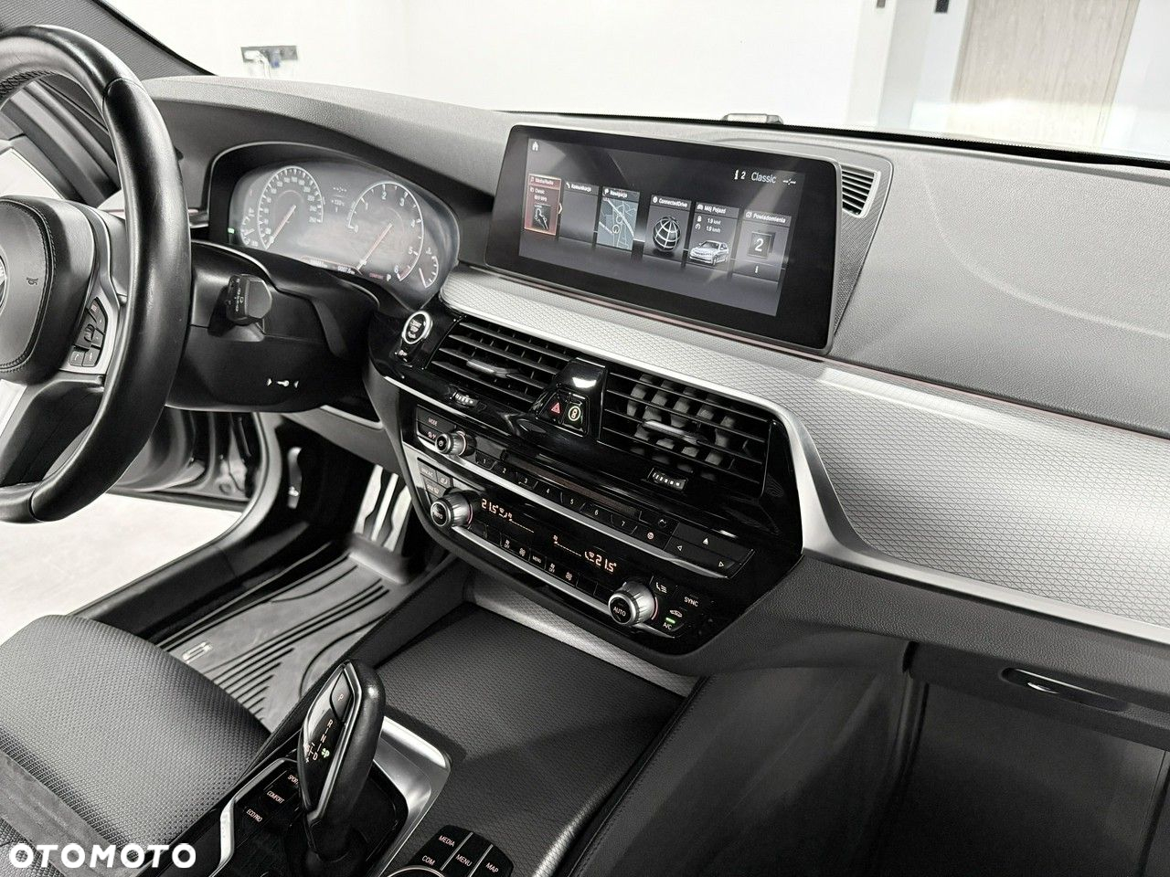 BMW Seria 5 520d Touring M Sport Edition - 35
