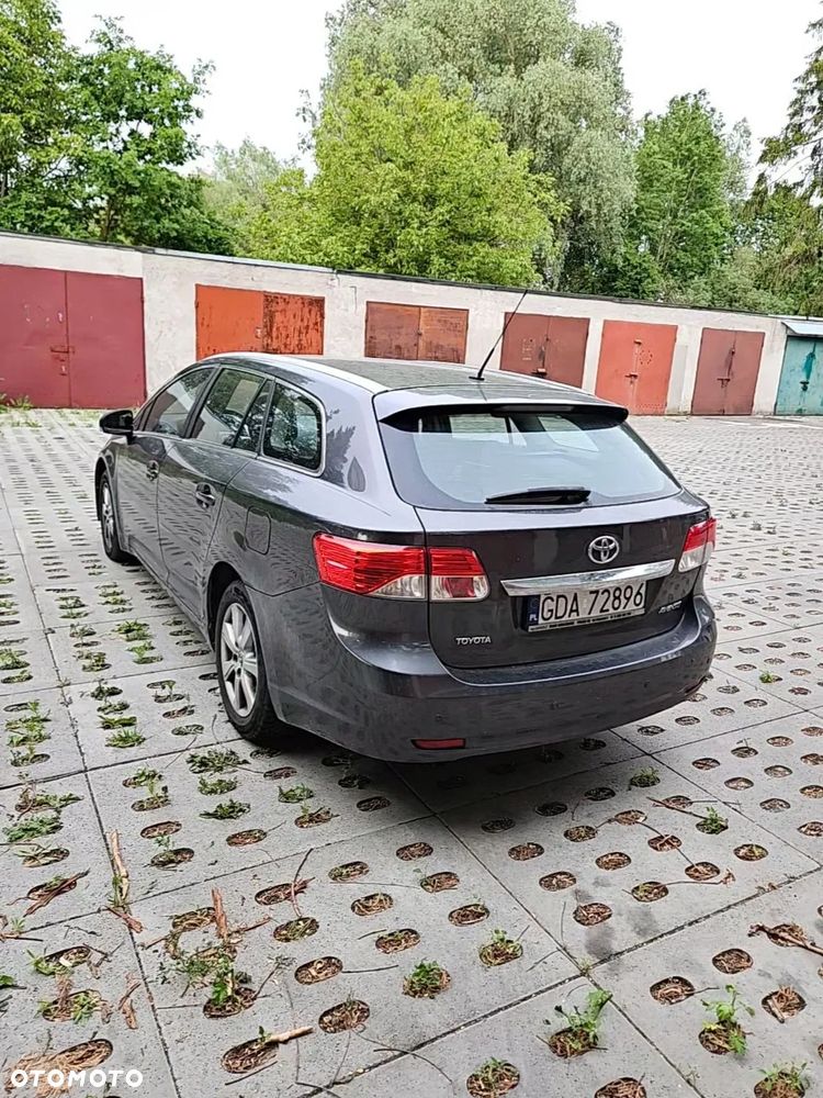 Toyota Avensis 2.0 D-4D Style - 4