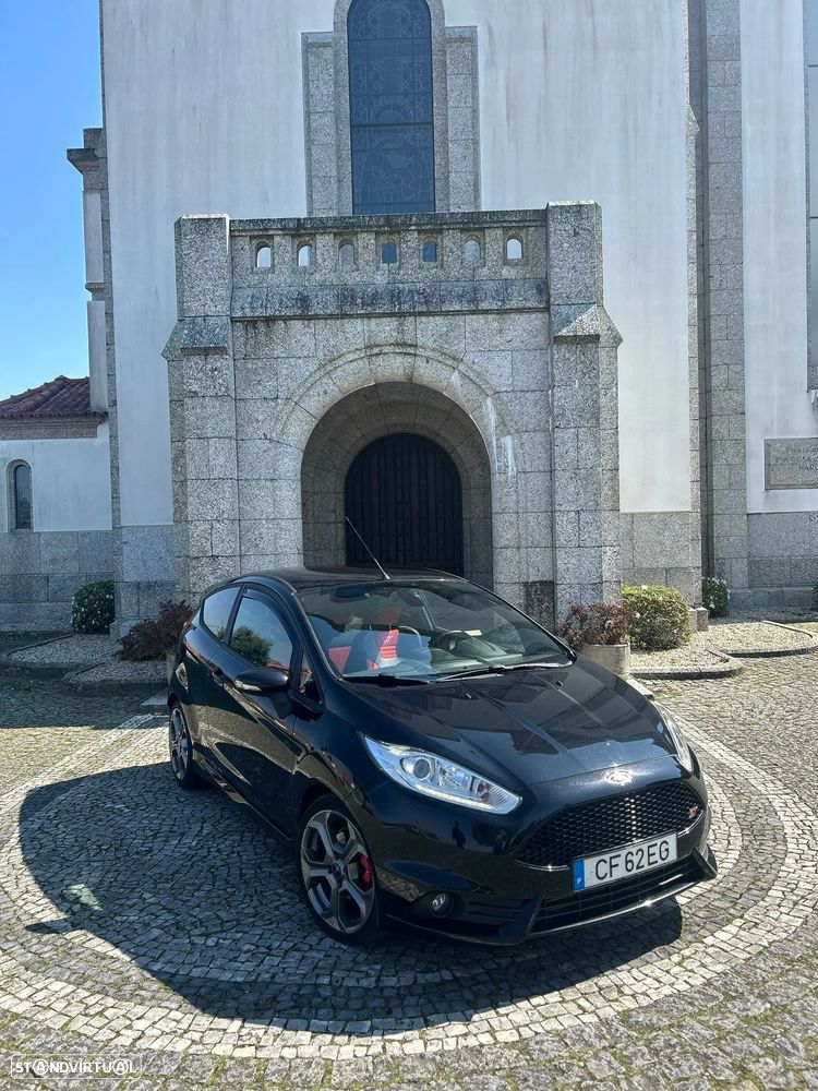 Ford Fiesta 1.6 EcoBoost c/ Pack Pele Desportiva ST - 1