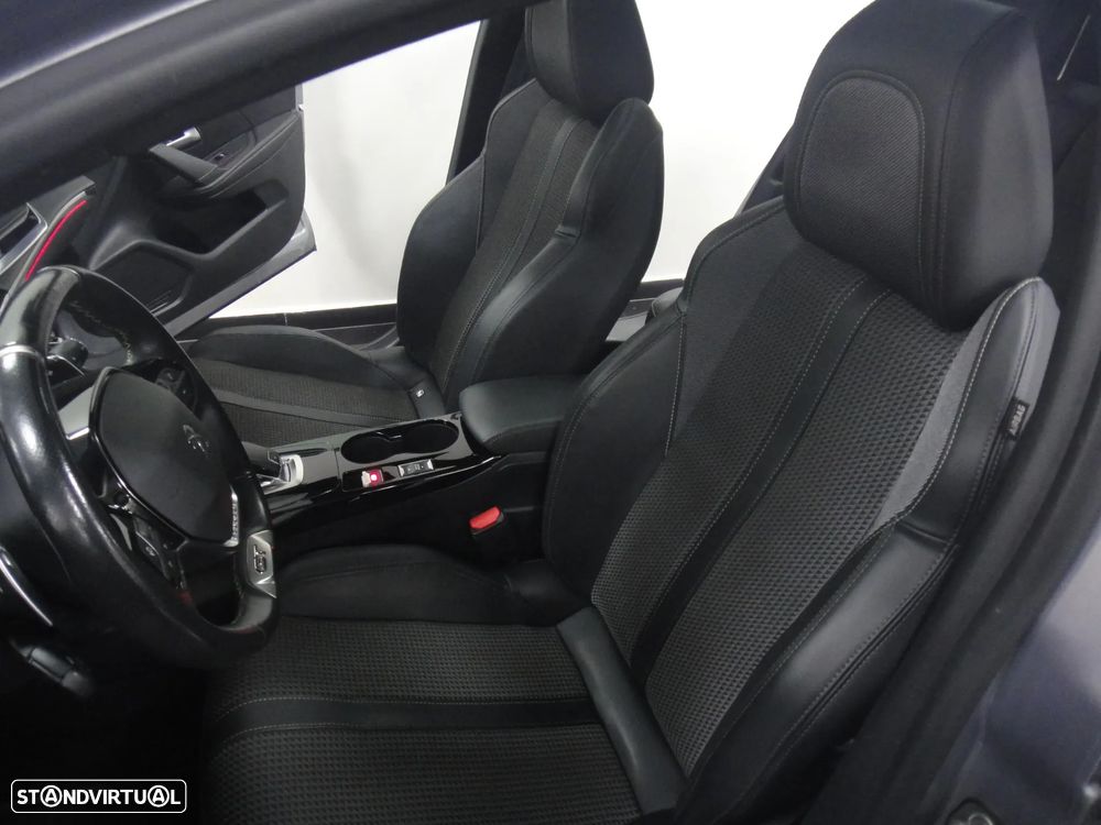 Peugeot 208 PureTech 130 EAT8 GT Pack - 13