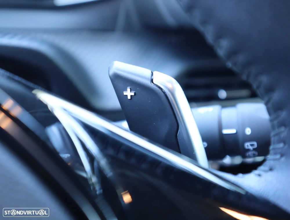 Peugeot 208 1.2 Hybrid Allure e-DCS6 - 32