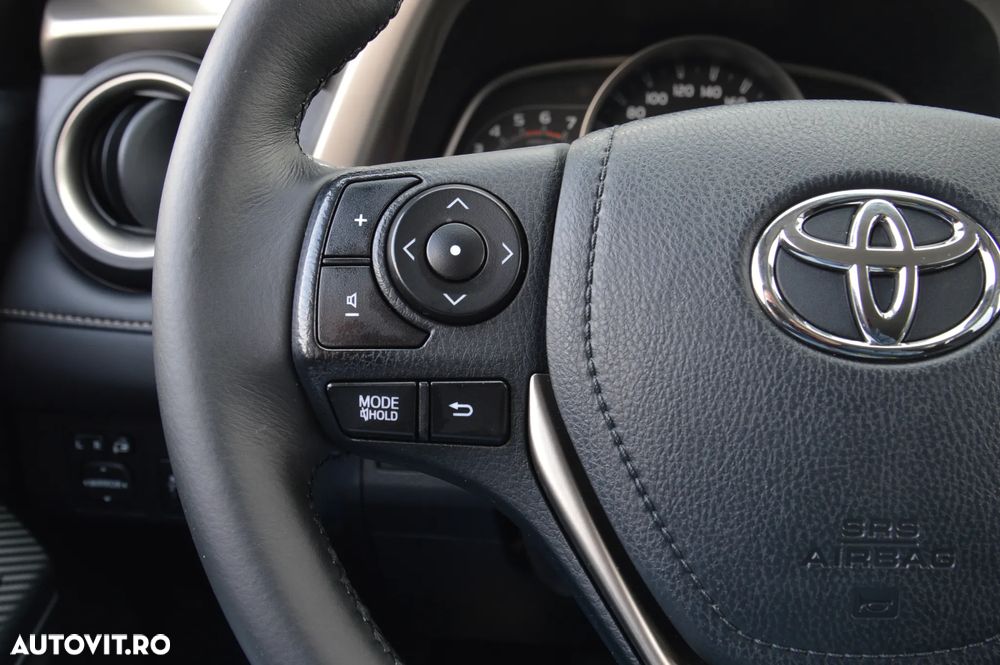 Toyota RAV4 2.2 D-4D 4x4 Automatik Edition - 24