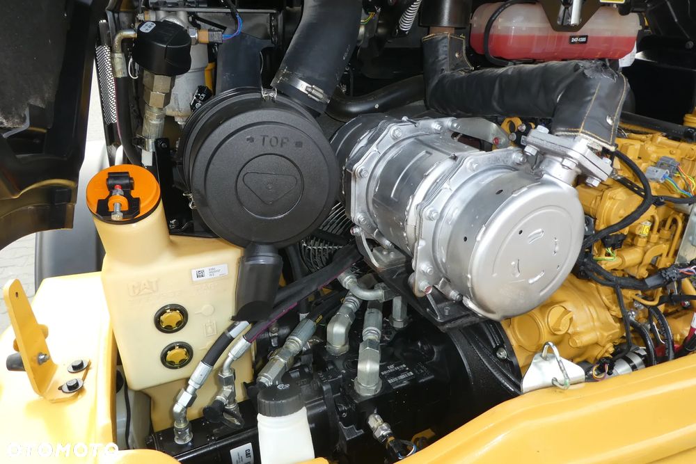 Caterpillar 906M SPROWADZONY ŁYZKA WIDŁY - 14