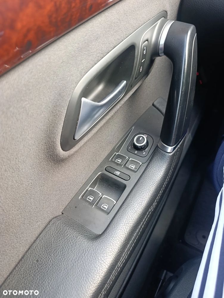 Volkswagen Passat - 8