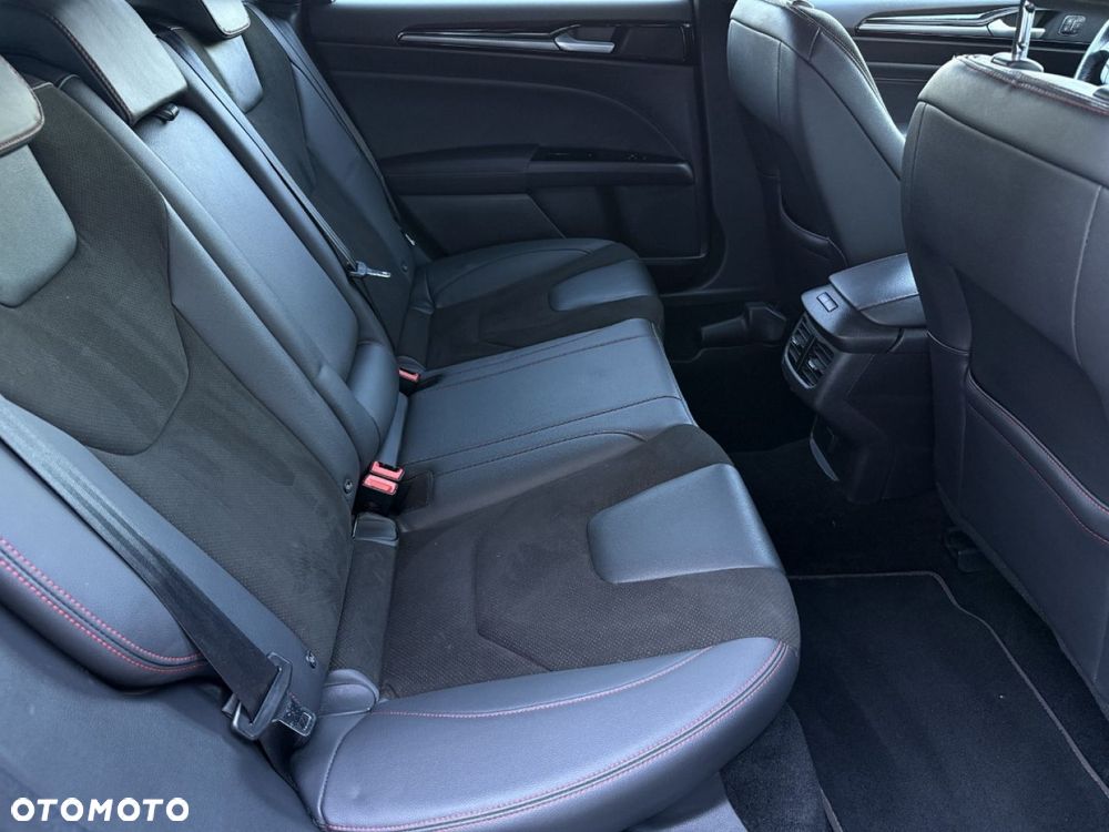 Ford Mondeo - 36