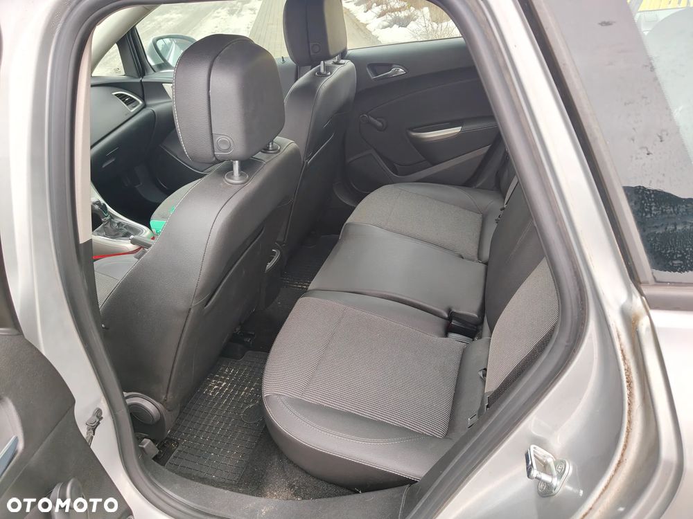 Opel Astra ver-1-4-sports-tourer - 14