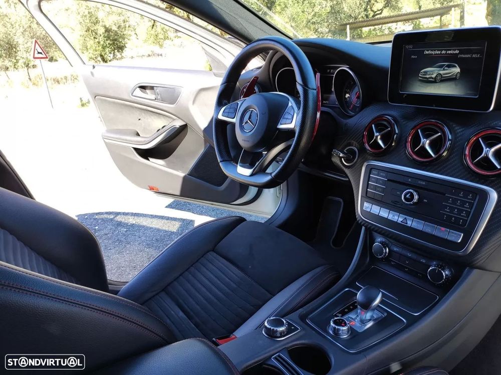 Mercedes-Benz A 45 AMG 4-Matic - 22