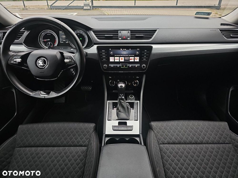 Skoda Superb 2.0 TDI SCR 4x4 Style DSG - 10