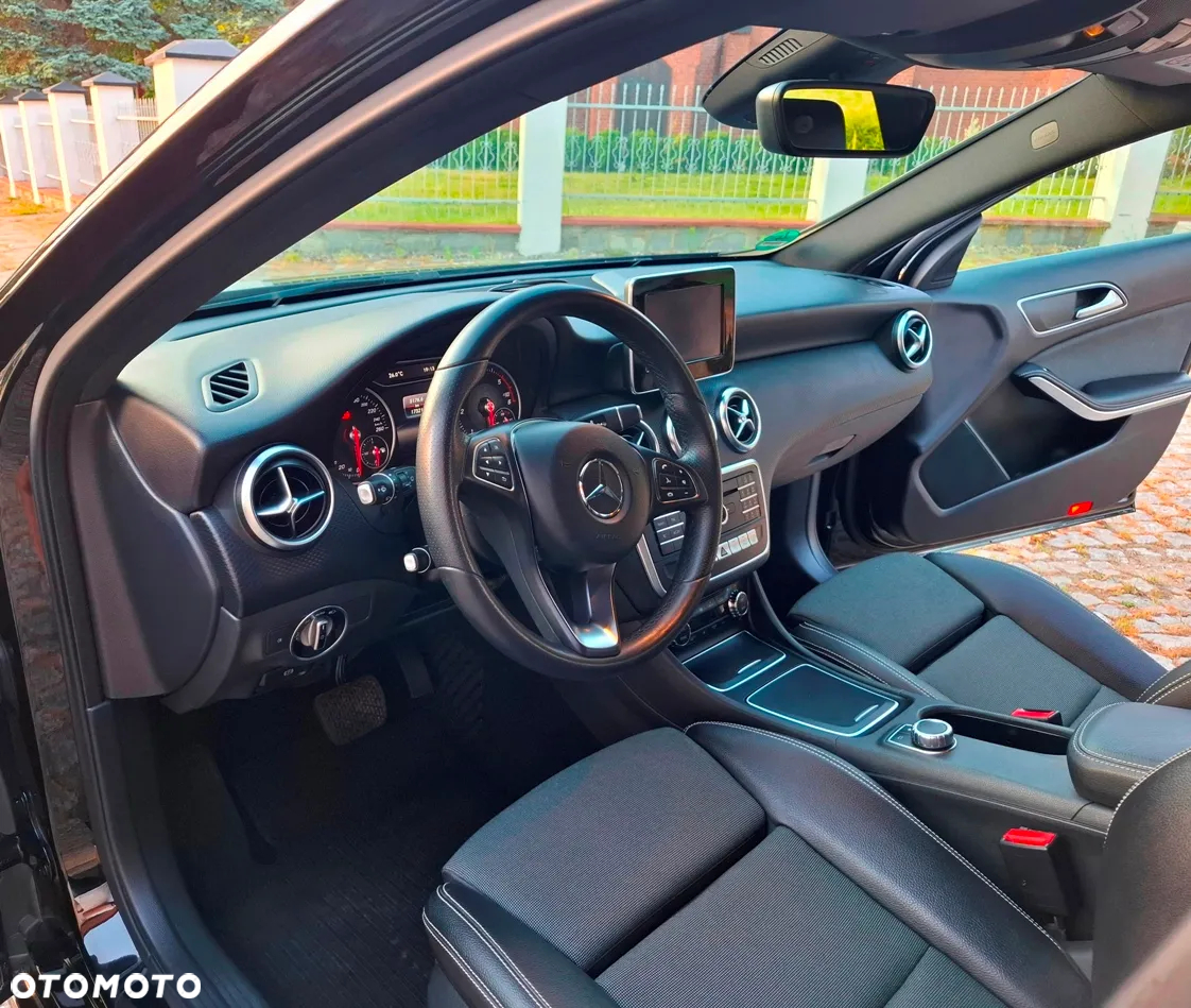 Mercedes-Benz Klasa A 180 d AMG Line 7G-DCT - 16