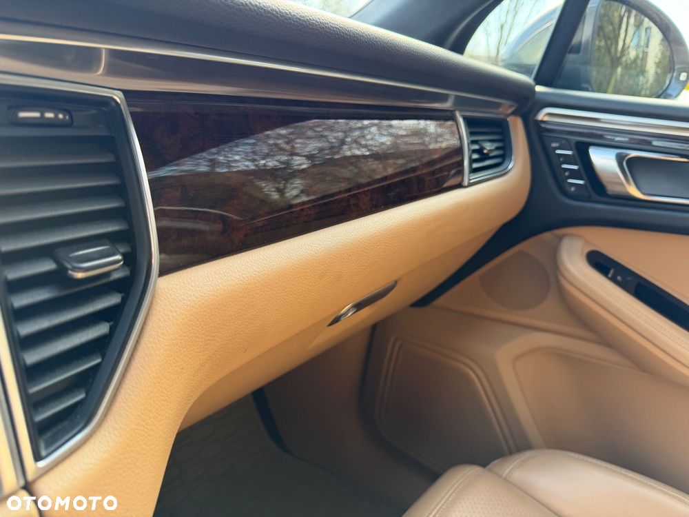 Porsche Macan Standard - 18