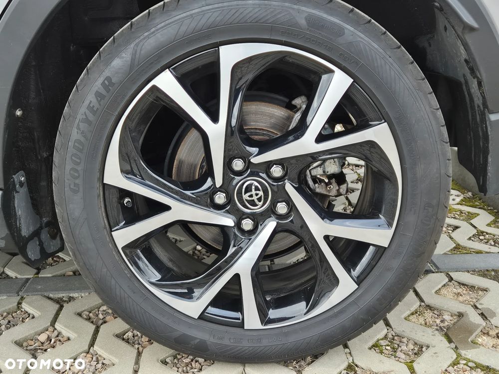 Toyota C-HR ver-1-8-hybrid-executive - 9