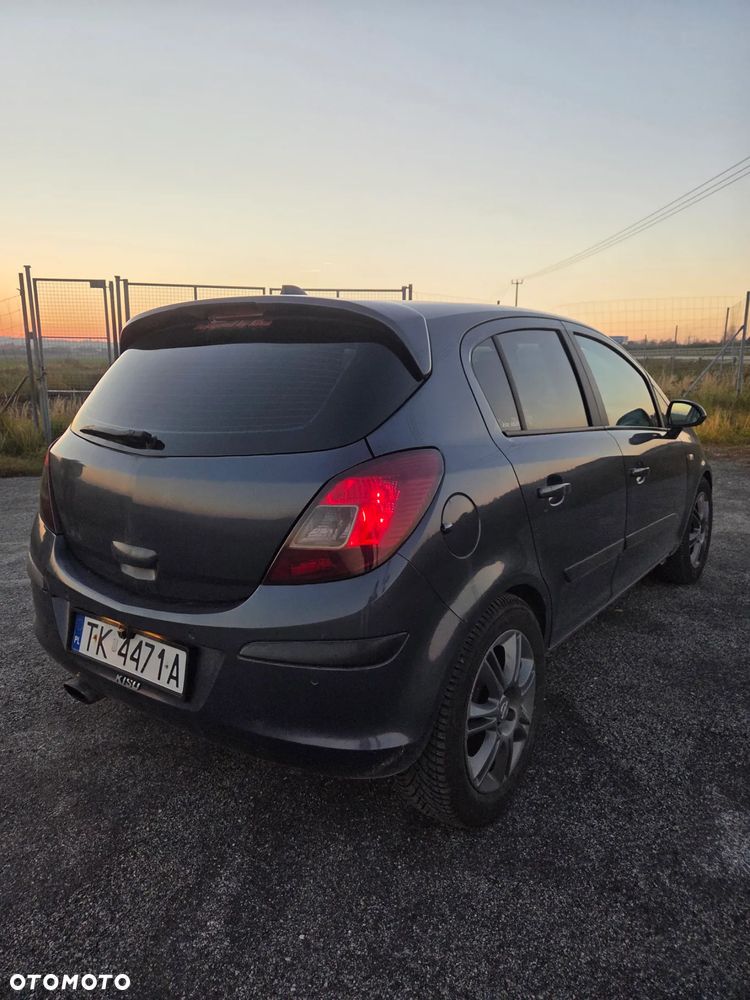 Opel Corsa 1.4 16V Cosmo - 7