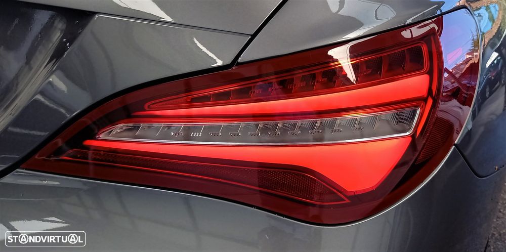 Mercedes-Benz CLA 180 d Shooting Brake AMG Line - 20