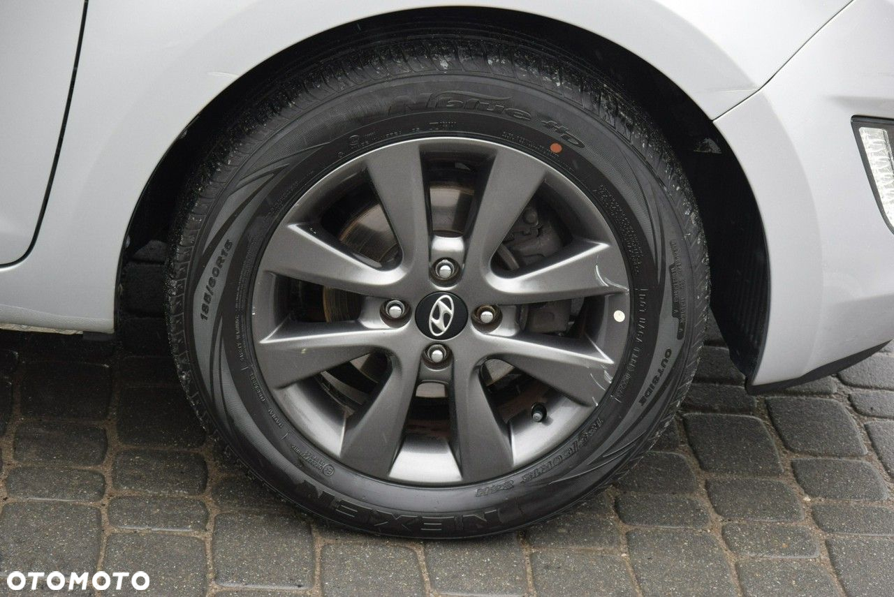 Hyundai i20 1.25 Wersja Jubileuszowa - 9