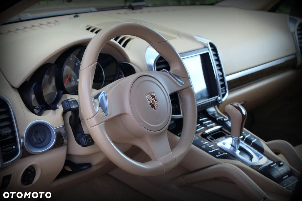 Porsche Cayenne - 8