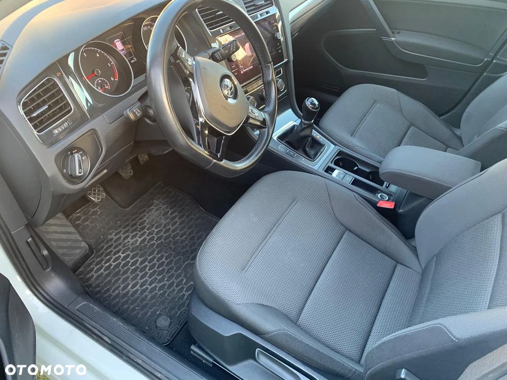Volkswagen Golf - 7