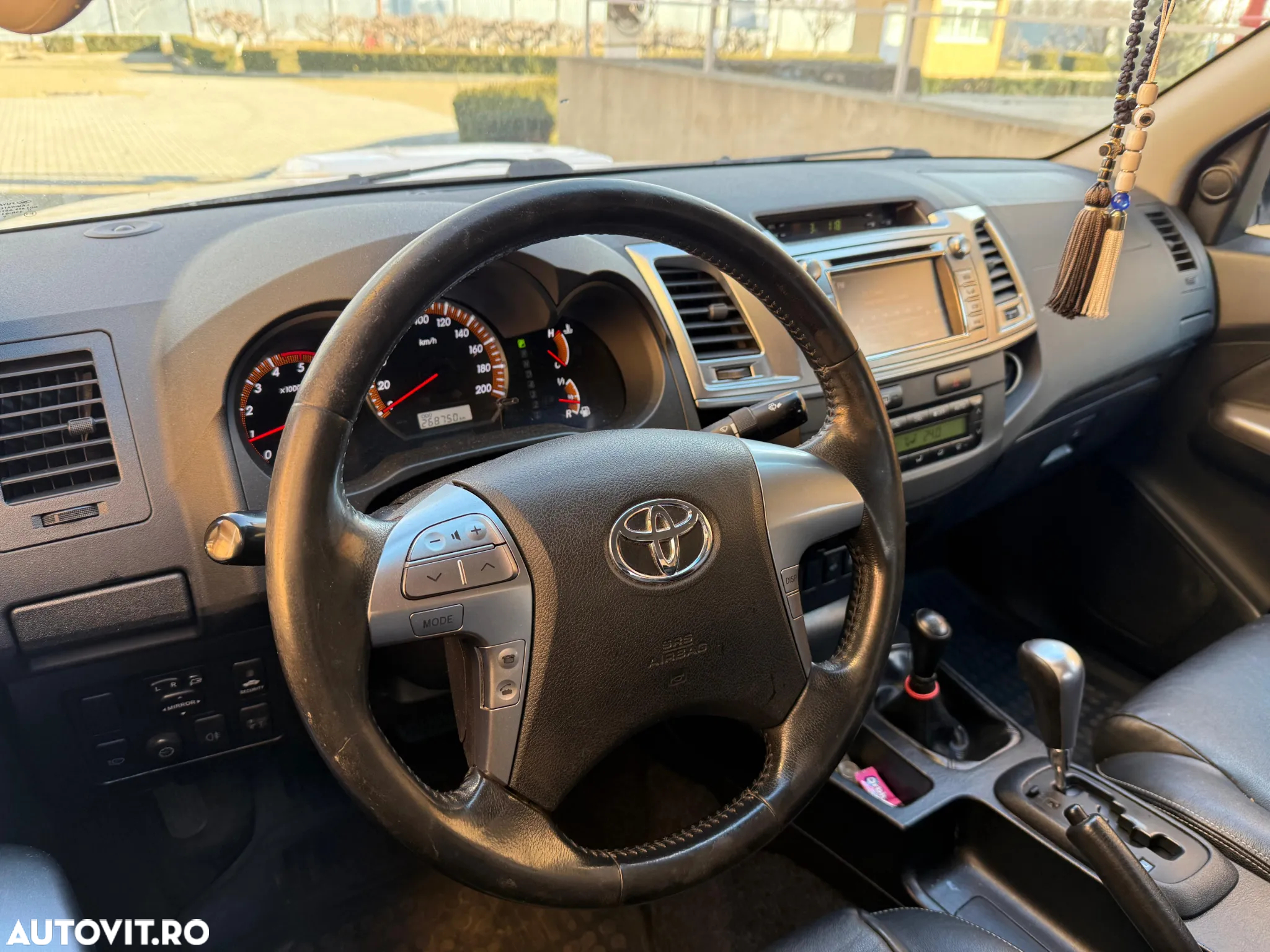 Toyota Hilux 4x4 Cabina Dubla Style+ Aut. - 16