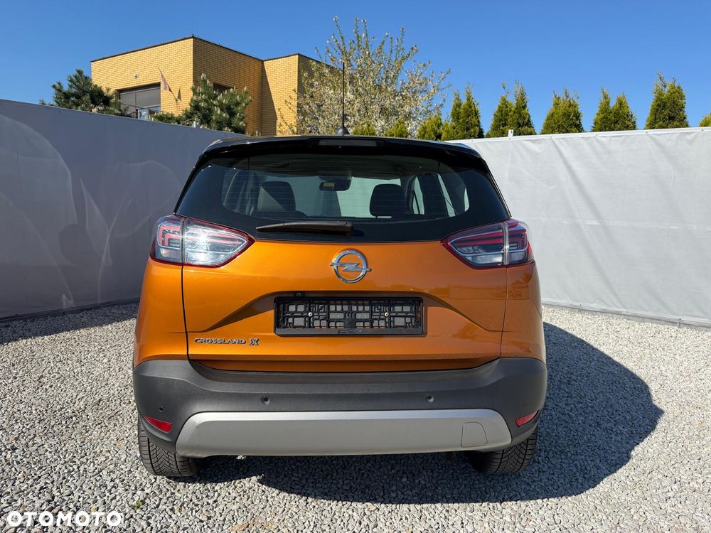 Opel Crossland X 1.2 T Design Line S&S - 9