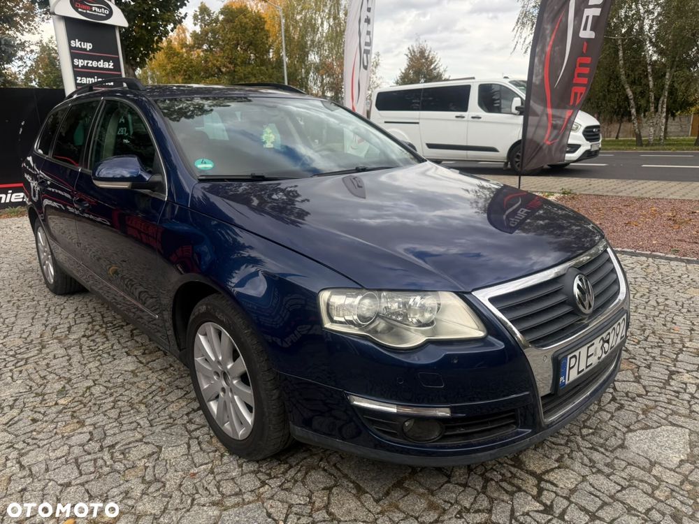 Volkswagen Passat - 1