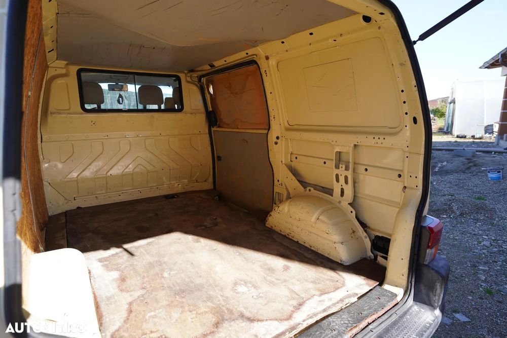 Volkswagen Transporter - 11