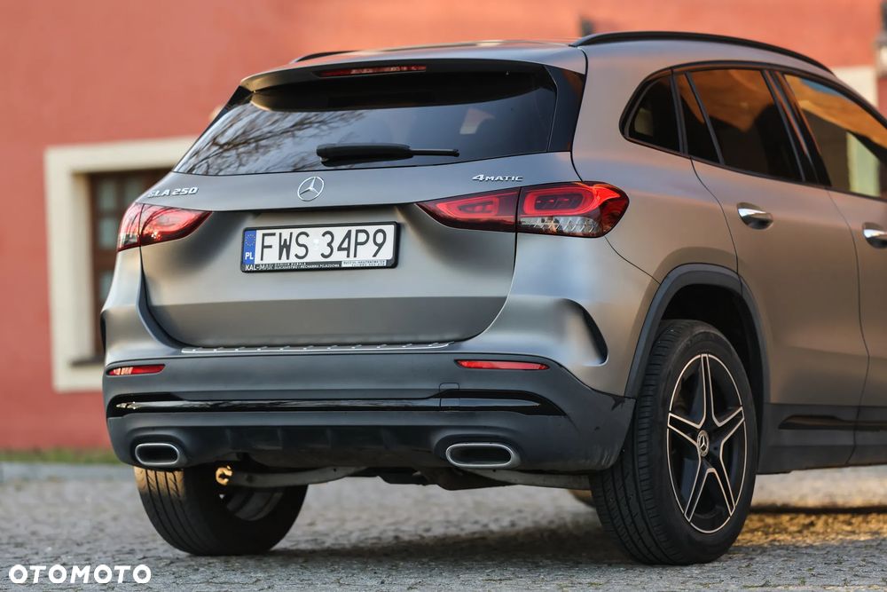 Mercedes-Benz GLA 250 4Matic 8G-DCT AMG Line - 11
