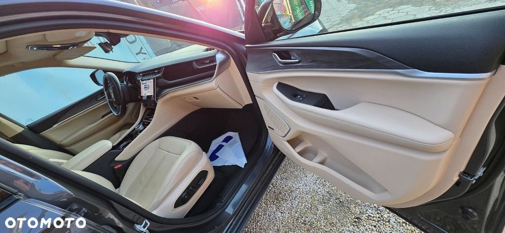 Jeep Grand Cherokee - 14