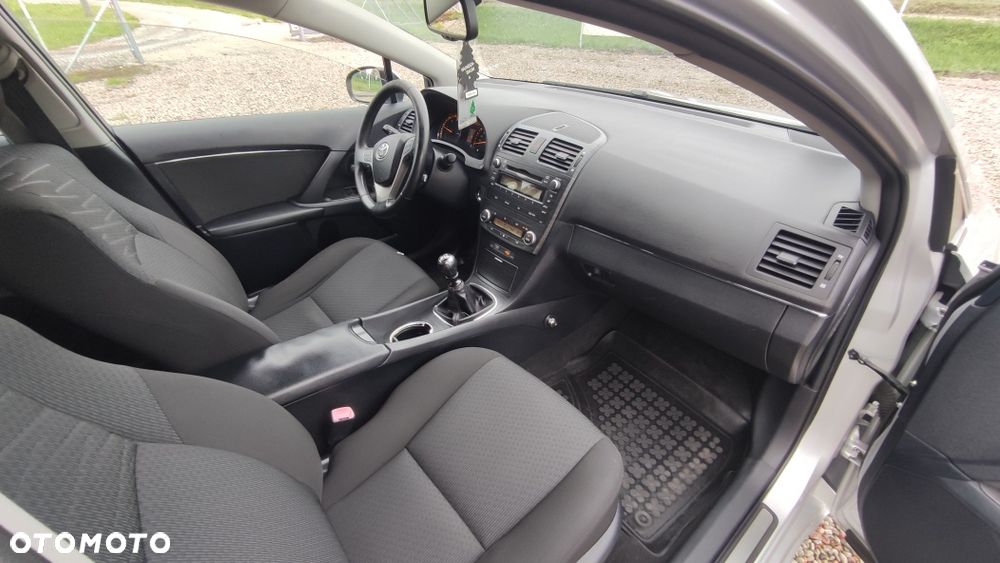 Toyota Avensis - 7