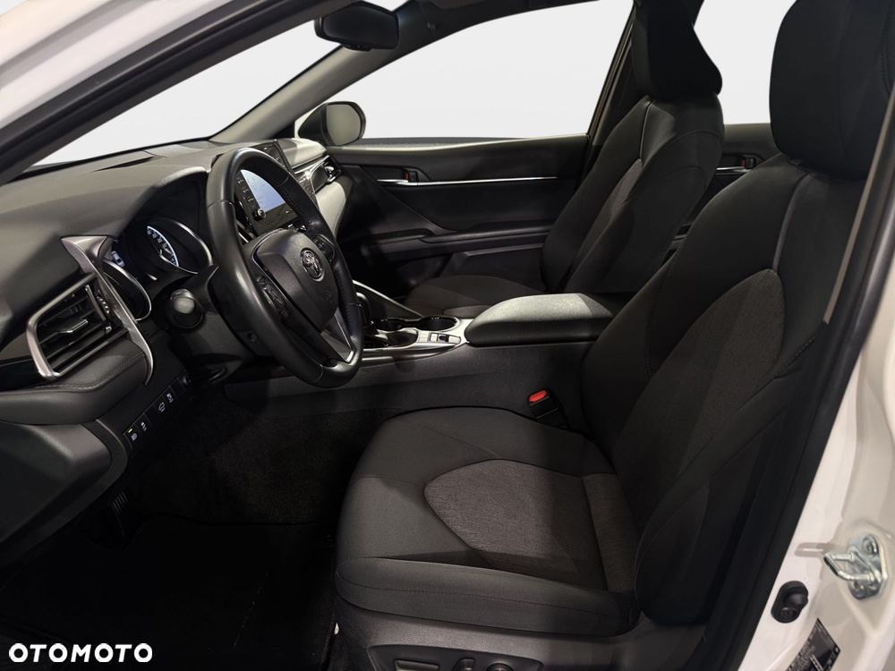 Toyota Camry - 27