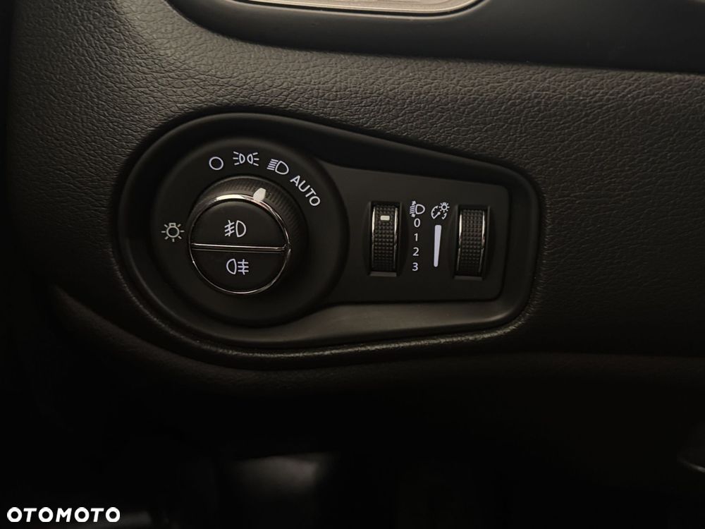 Jeep Renegade - 30