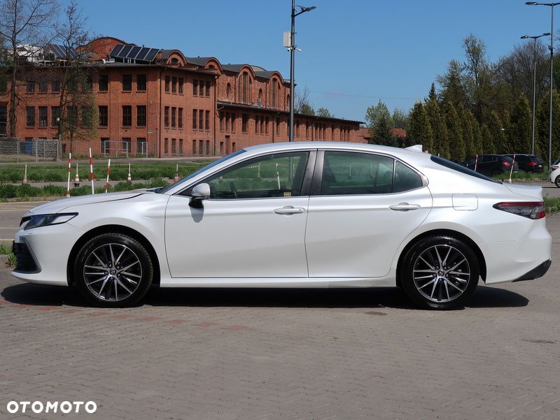 Toyota Camry 2.5 Hybrid Prestige CVT - 2