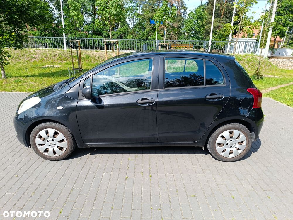 Toyota Yaris 1.3 Sol - 4